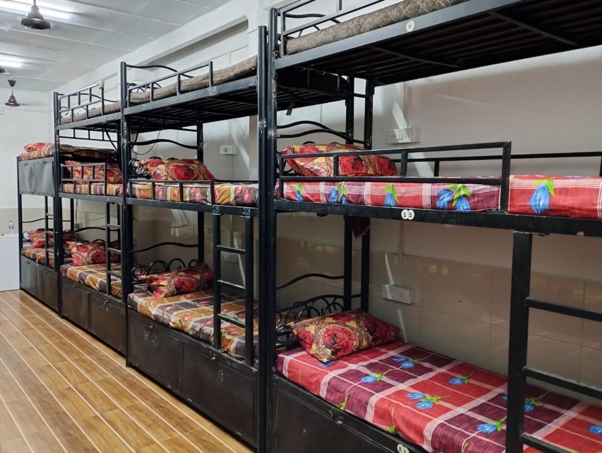 Хостел Shree Balaji Ac Dormitory Тхане Экстерьер фото